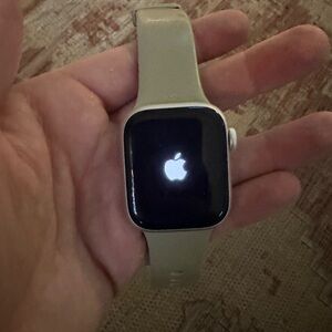 Apple Watch Series 8 - silver 41mm